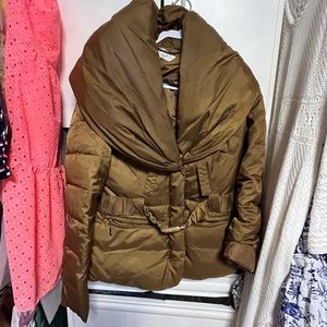 Laundry cropped gold puffer jacket. Very warm & cute!  Size medium